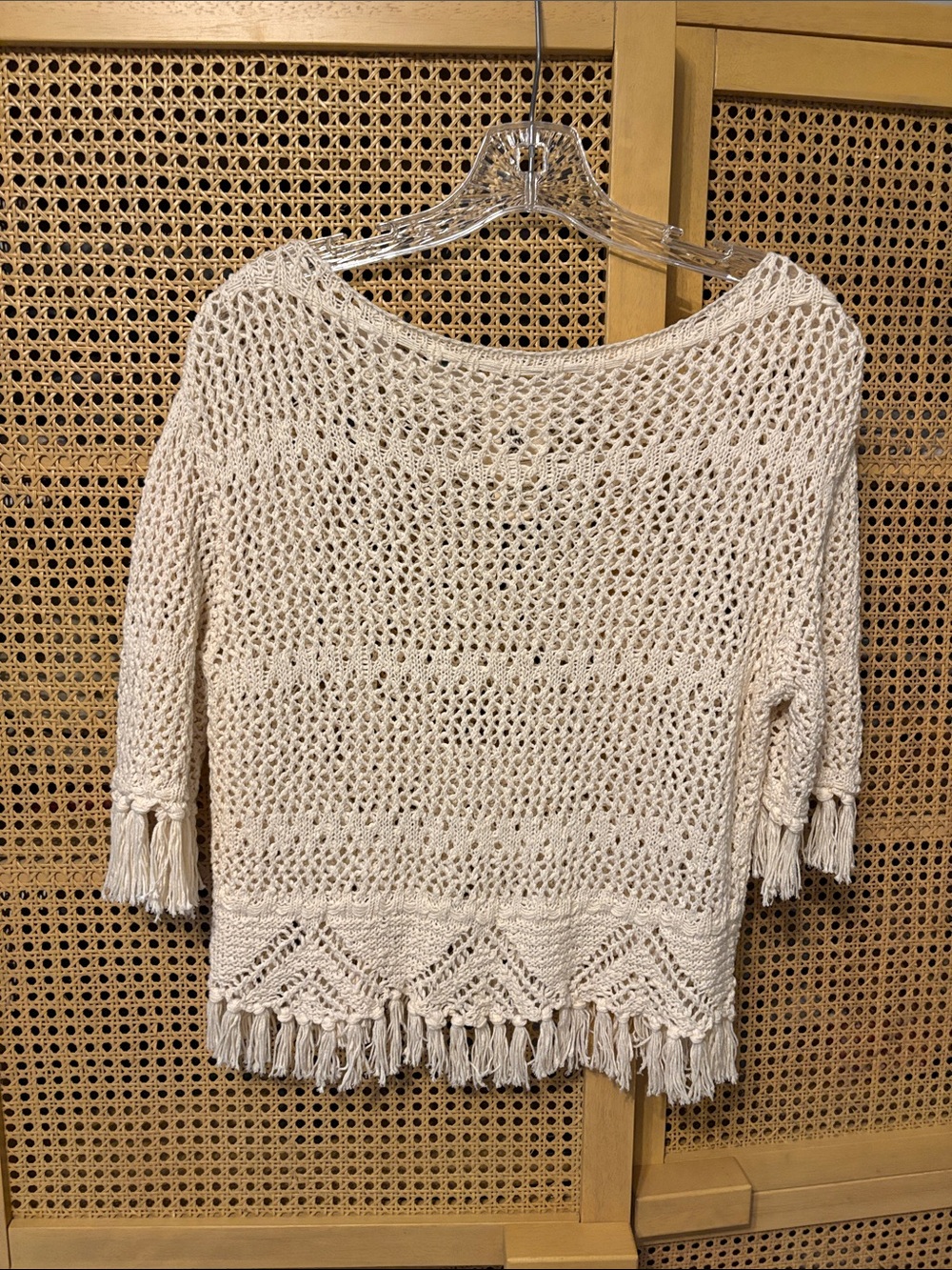 Euc Billabong Cream Crochet Fringe Sweater M 100% cotton